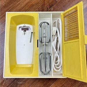 MCM Vintage Sears Roebuck Wall Mount / 2 Blades / Cord NO Mixer Harvest Yellow